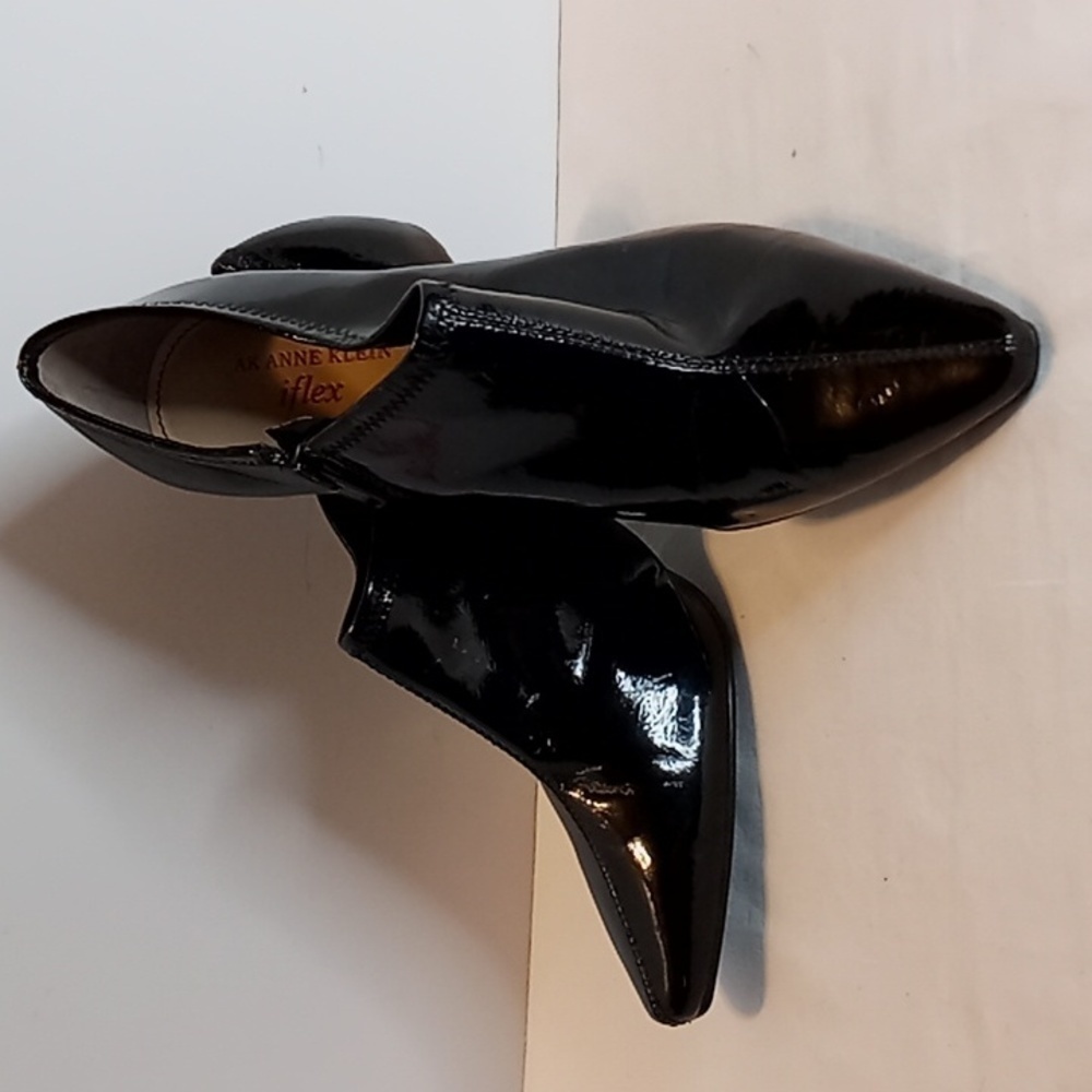 ANNE KLEIN AK BLACK HEELED Closed Toe Booties SIZE 8 M